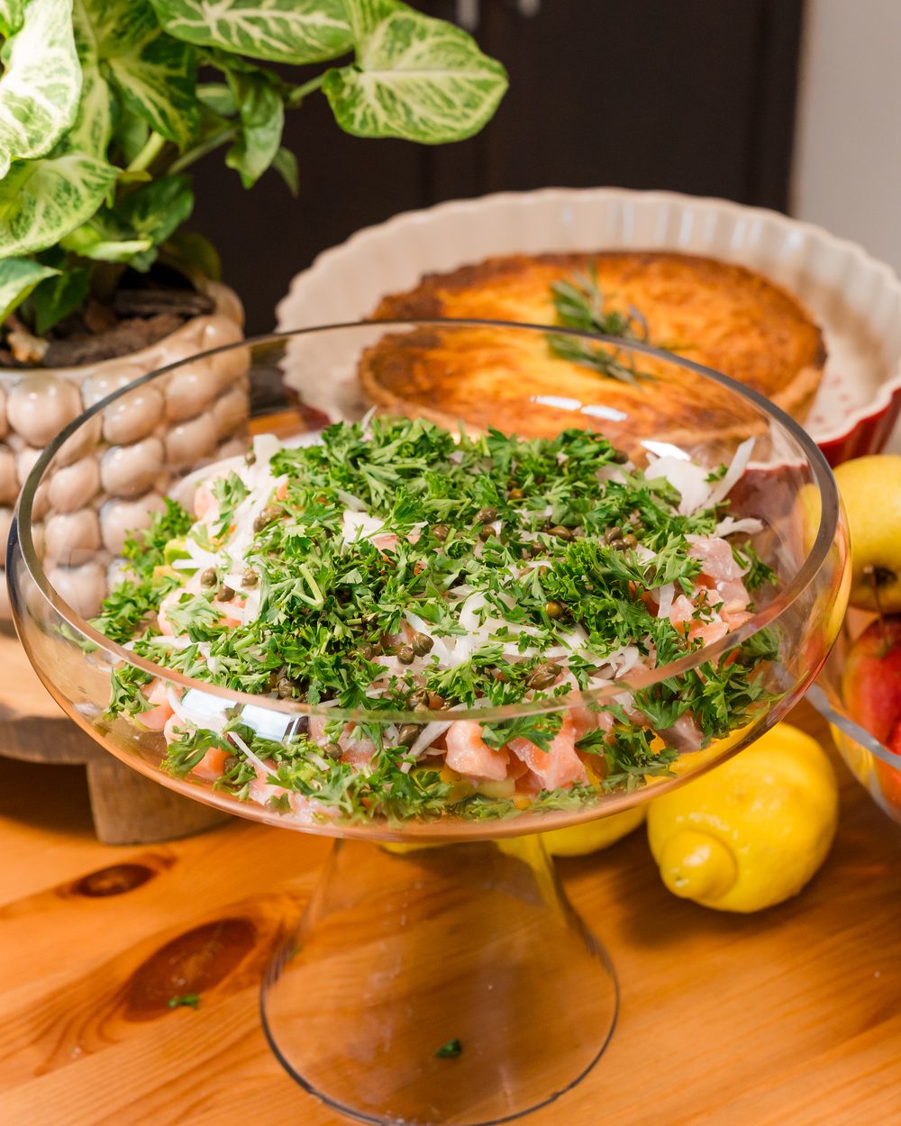 Tartar de salmón con perejil y limón